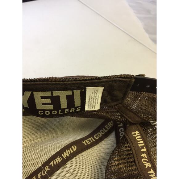 Yeti Coolers Brown Green Camo Patch Logo Snapback Trucker Cap Mesh Back One Size - Picture 2 of 2